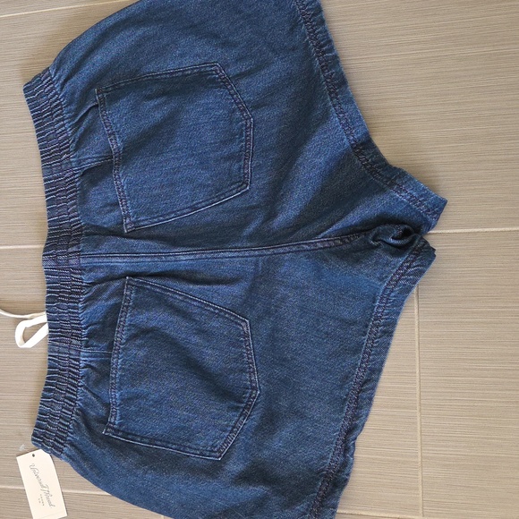 Universal Thread Dark Blue Jean Shorts NWT - Picture 4 of 12